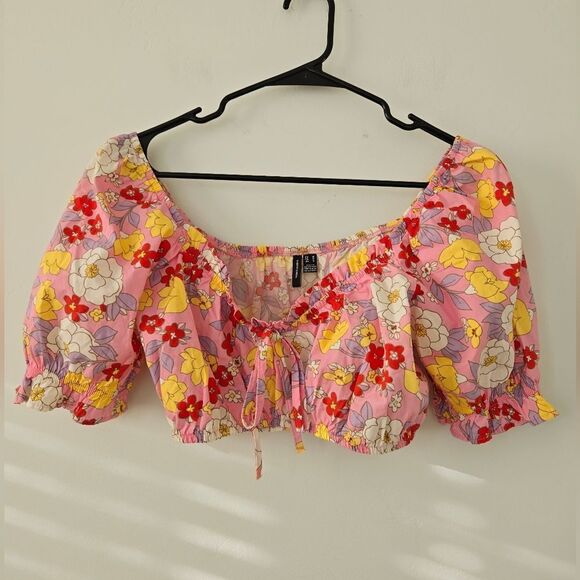 Vero Moda Floral Print Crop Top Pink Multicolor NWOT - Picture 1 of 7
